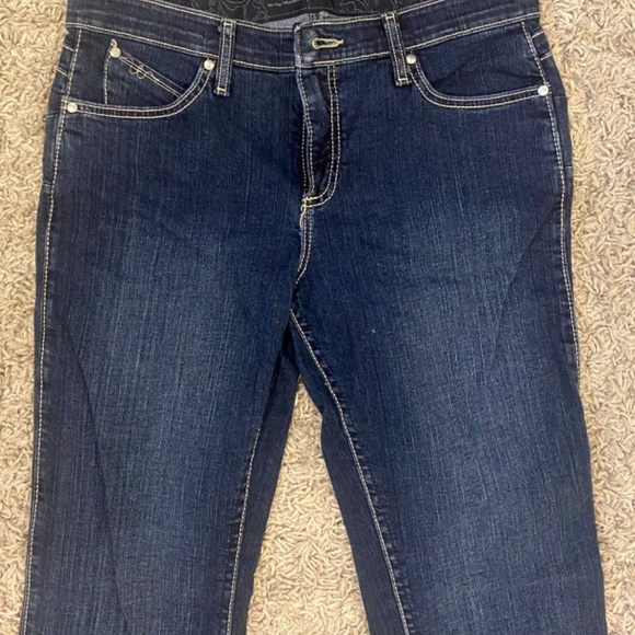 Women’s Wrangler® Ultimate Riding Jean- Q-Baby in size 7/8 x 32 - Picture 4 of 7